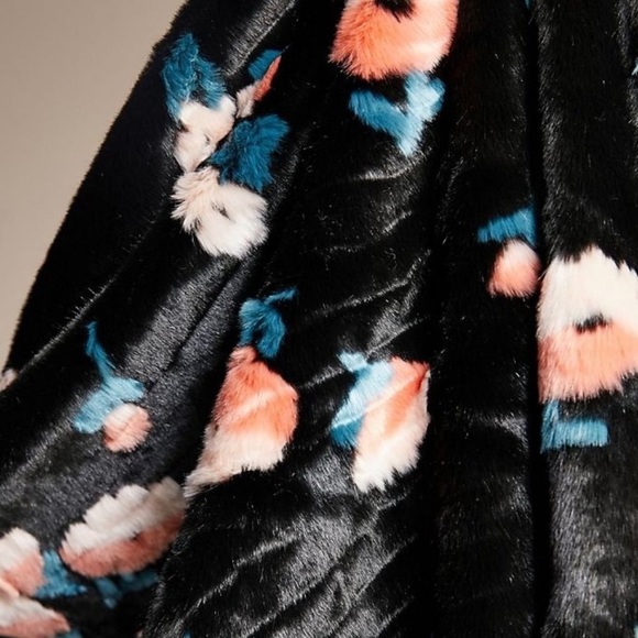 Anthropologie Flora Faux Fur Throw Blanket - Picture 2 of 11